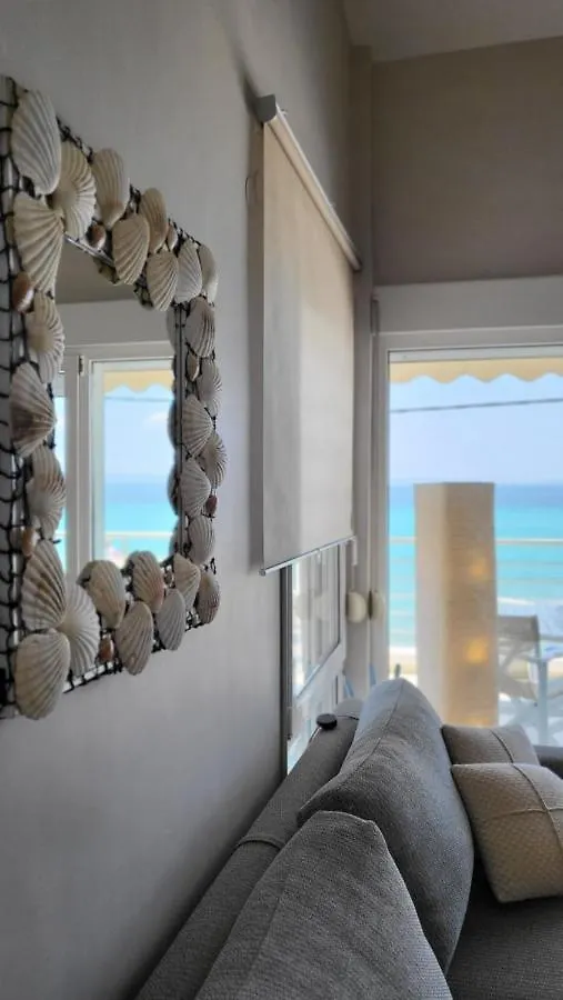 Evita Maisonette, Elegant Beachfront Apt, Polychrono 0*,