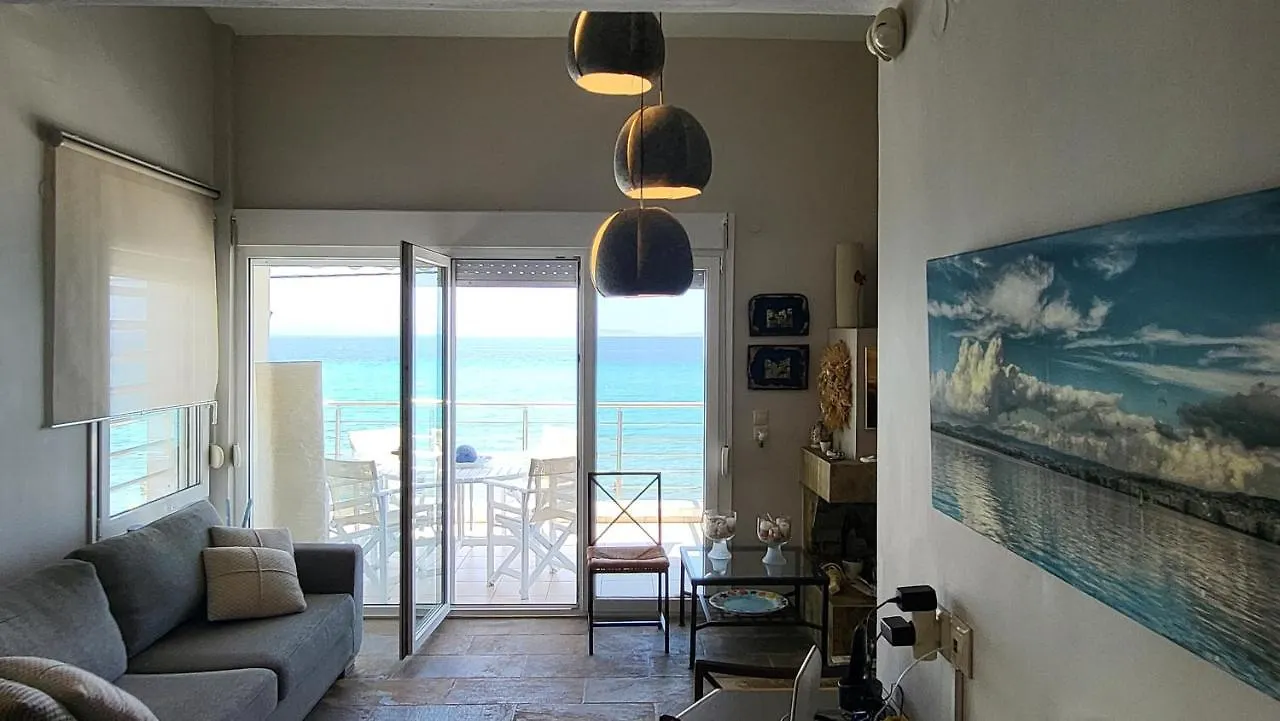 Evita Maisonette, Elegant Beachfront Apt, Polychrono Greece