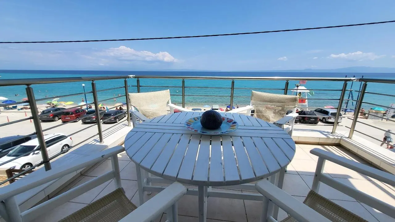 Apartment Evita Maisonette, Elegant Beachfront Apt, Polychrono Greece