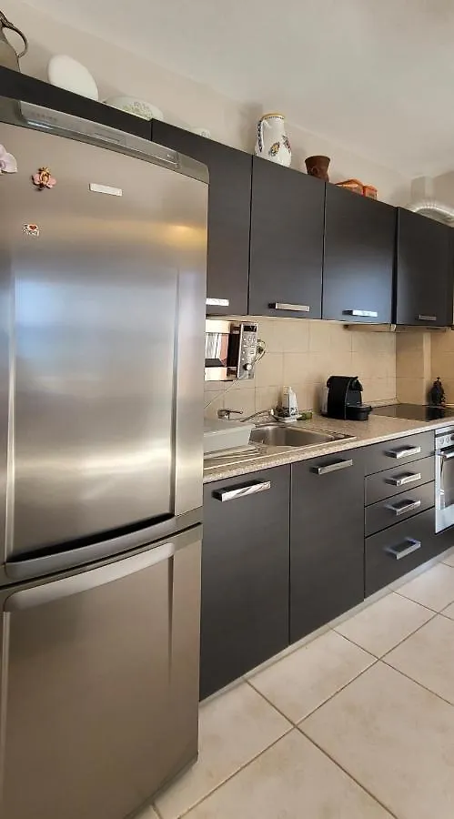 Evita Maisonette, Elegant Beachfront Apt, Polychrono