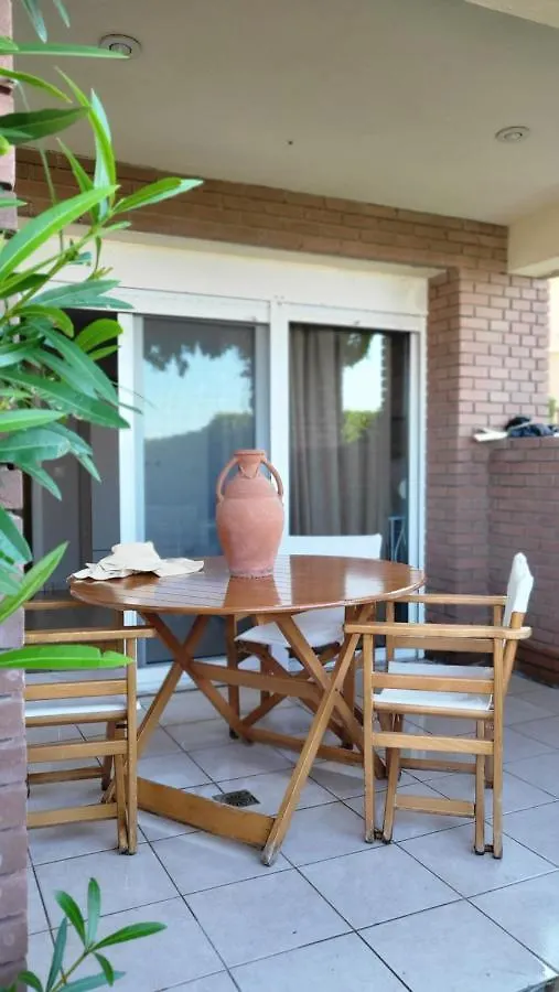 Evita Maisonette, Elegant Beachfront Apt, Polychrono Greece