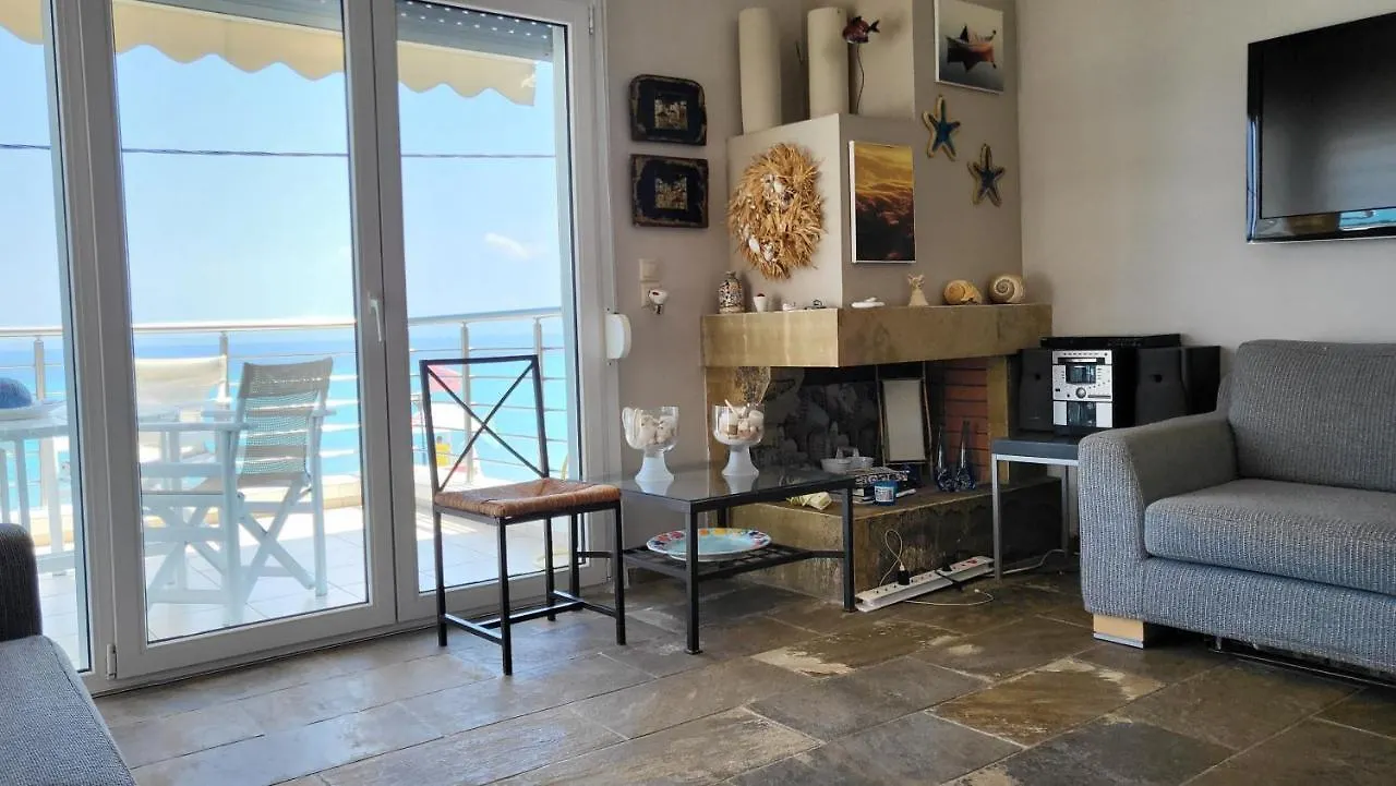 Evita Maisonette, Elegant Beachfront Apt, Polychrono