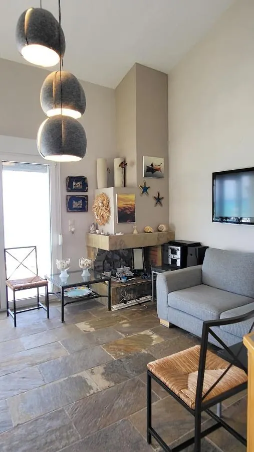 Apartment Evita Maisonette, Elegant Beachfront Apt, Polychrono Greece